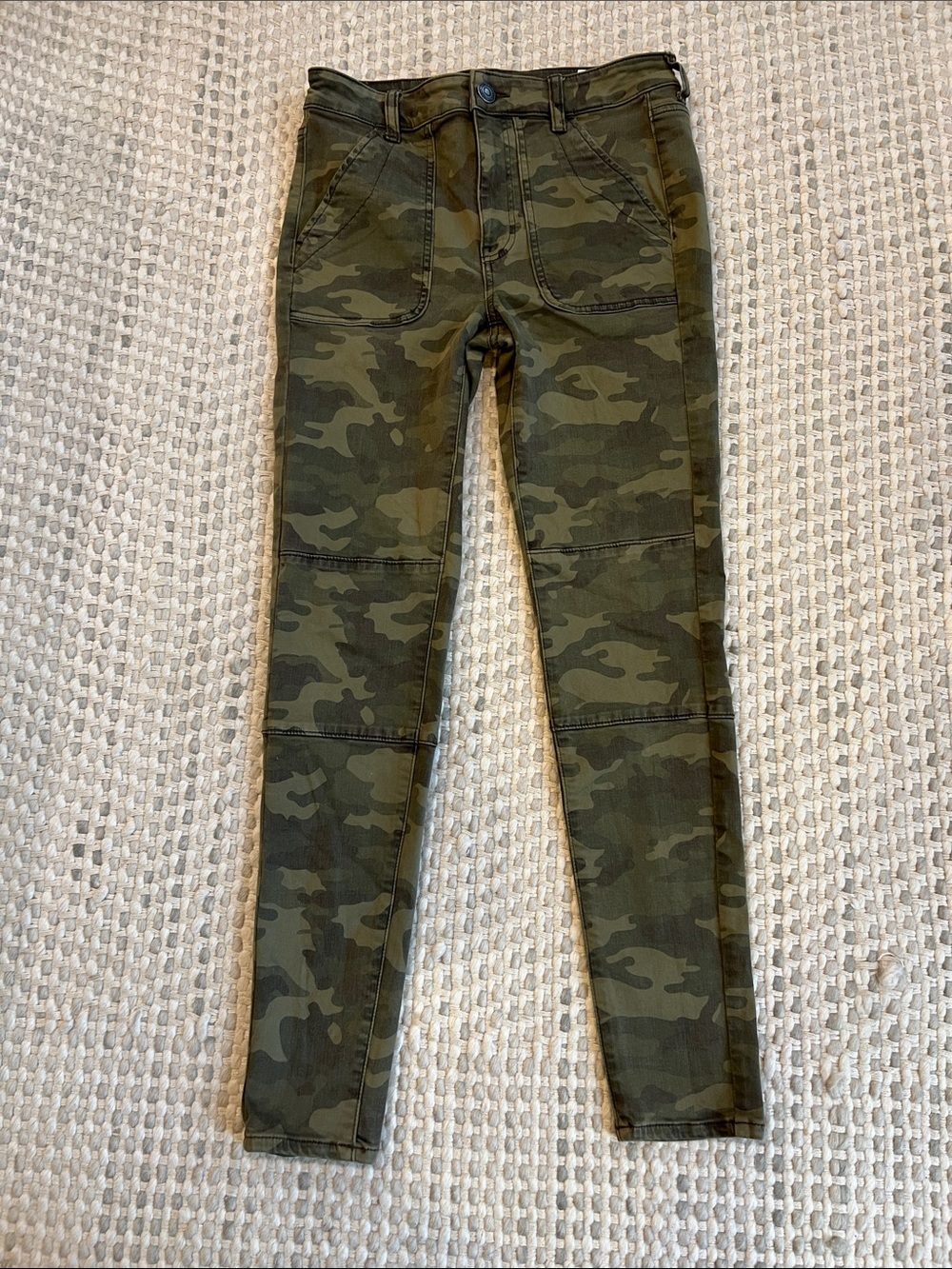 American Eagle High Rise Jegging 6 skinny jeans green camo camouflage pants